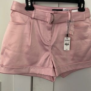 Express mid rise satin shorts with belt. Size 6